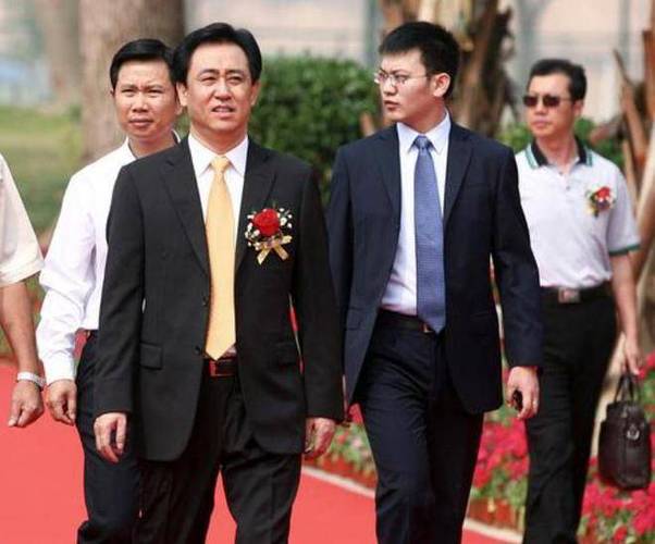 新澳天天彩2025芳草地和许家印前妻5亿买房与许家印前妻5亿买房是真的吗